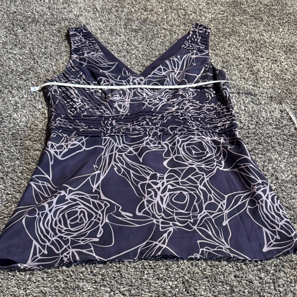 Banana Republic Floral Silk V-Neck Camisole / Shirt / Sleeveless Blouse